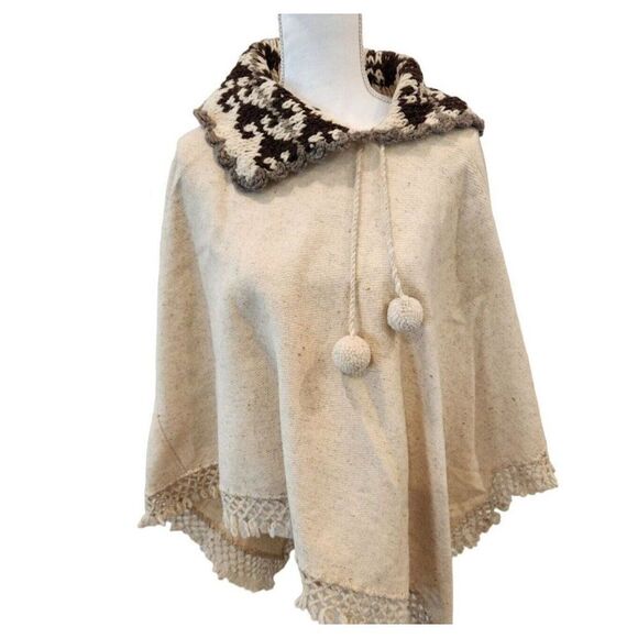 Vintage 70s Wool Knit Womens Tan Cape Poncho OS Pom Poms Mod Boho Festival - Picture 1 of 4